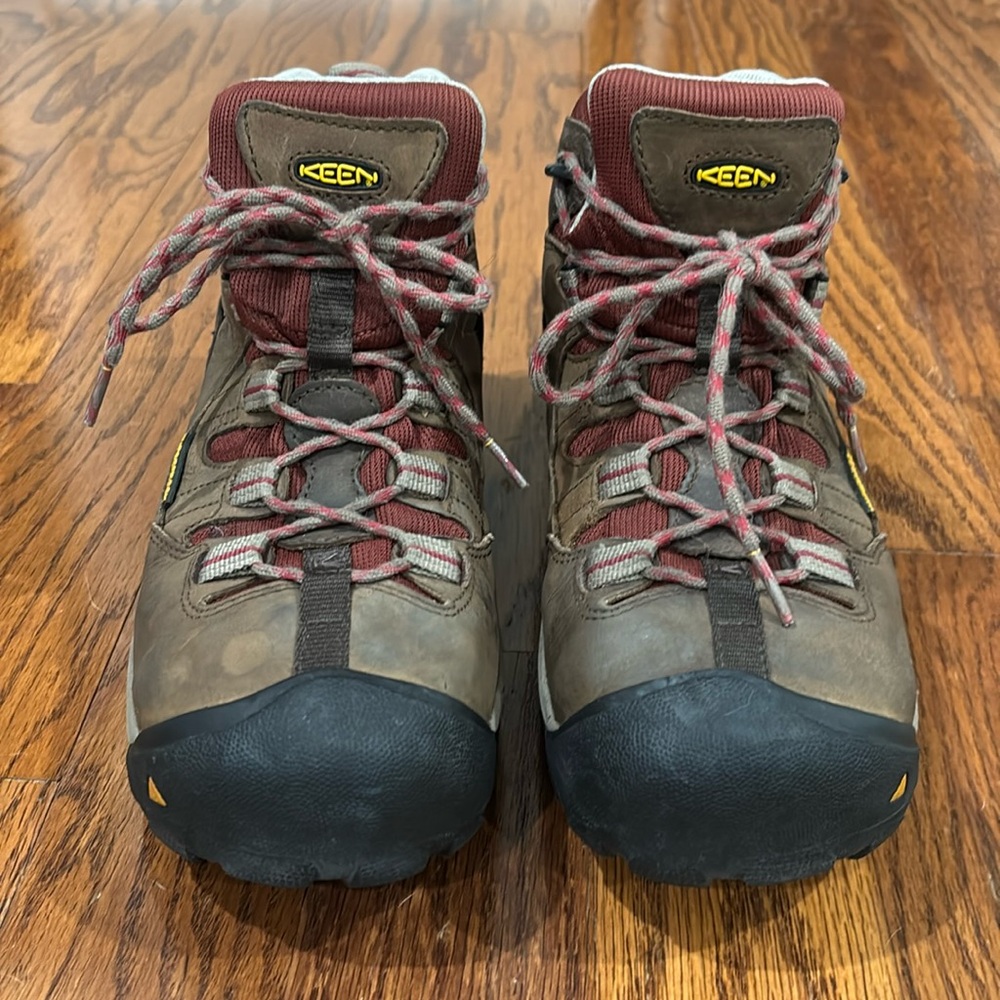 Keen, Women, Waterproof Hiker Steel Toed Work Boots, Size 9